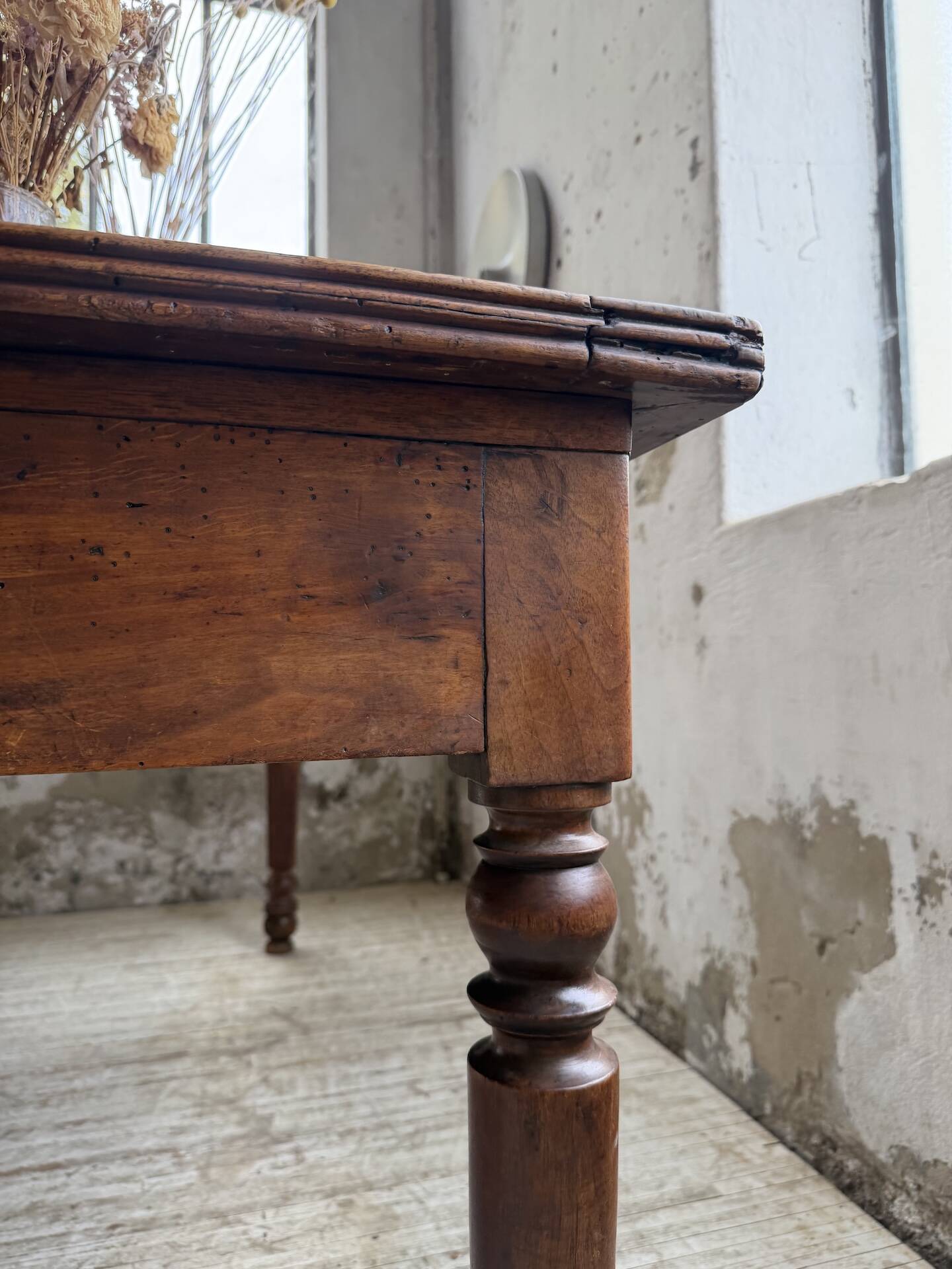 Table de ferme ou table de drapier noyer massif 1900