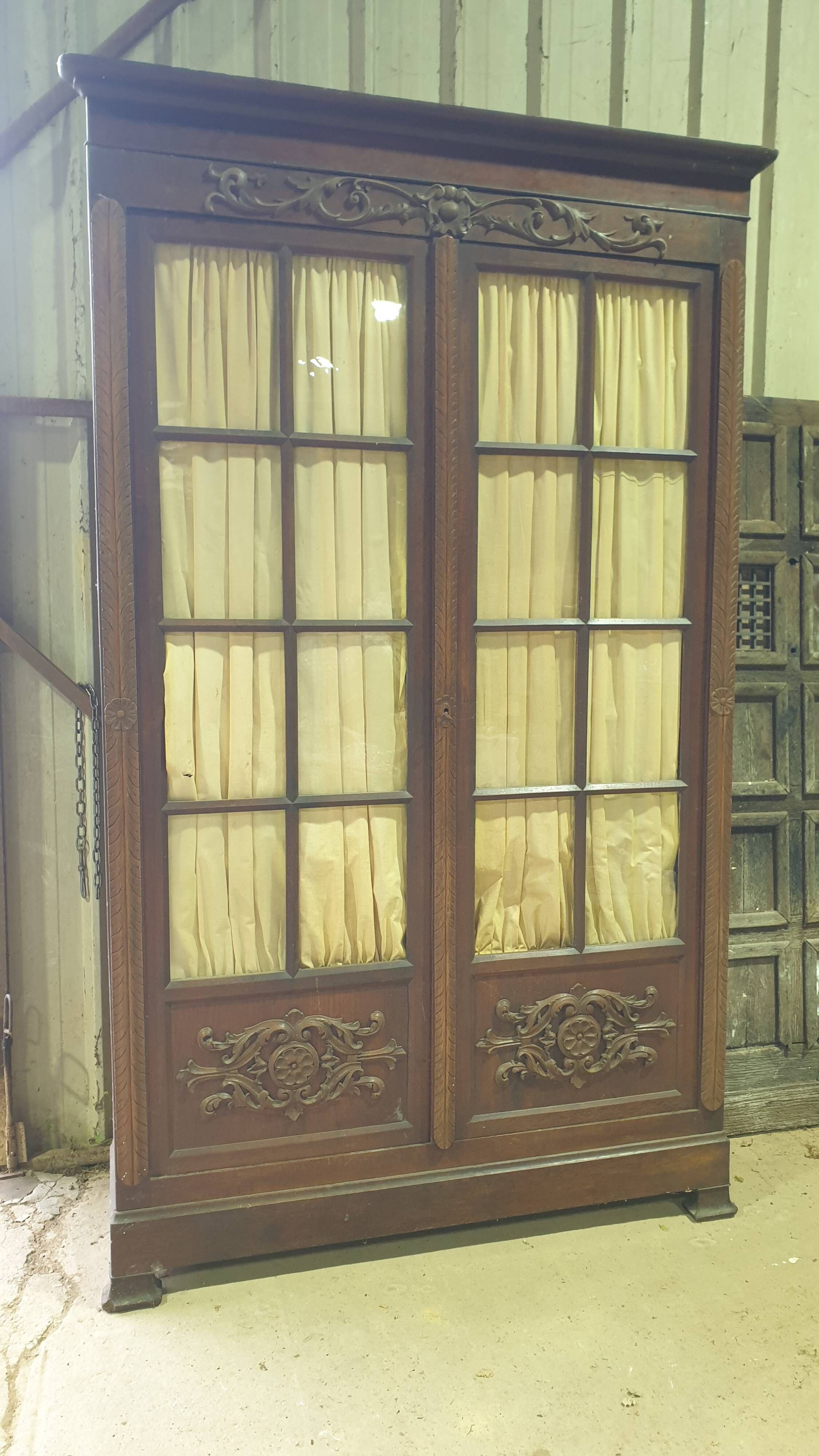 Oak display cabinet/bookcase - Breton regional style - early 20th century