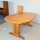 Vintage oval pine table with extendable top