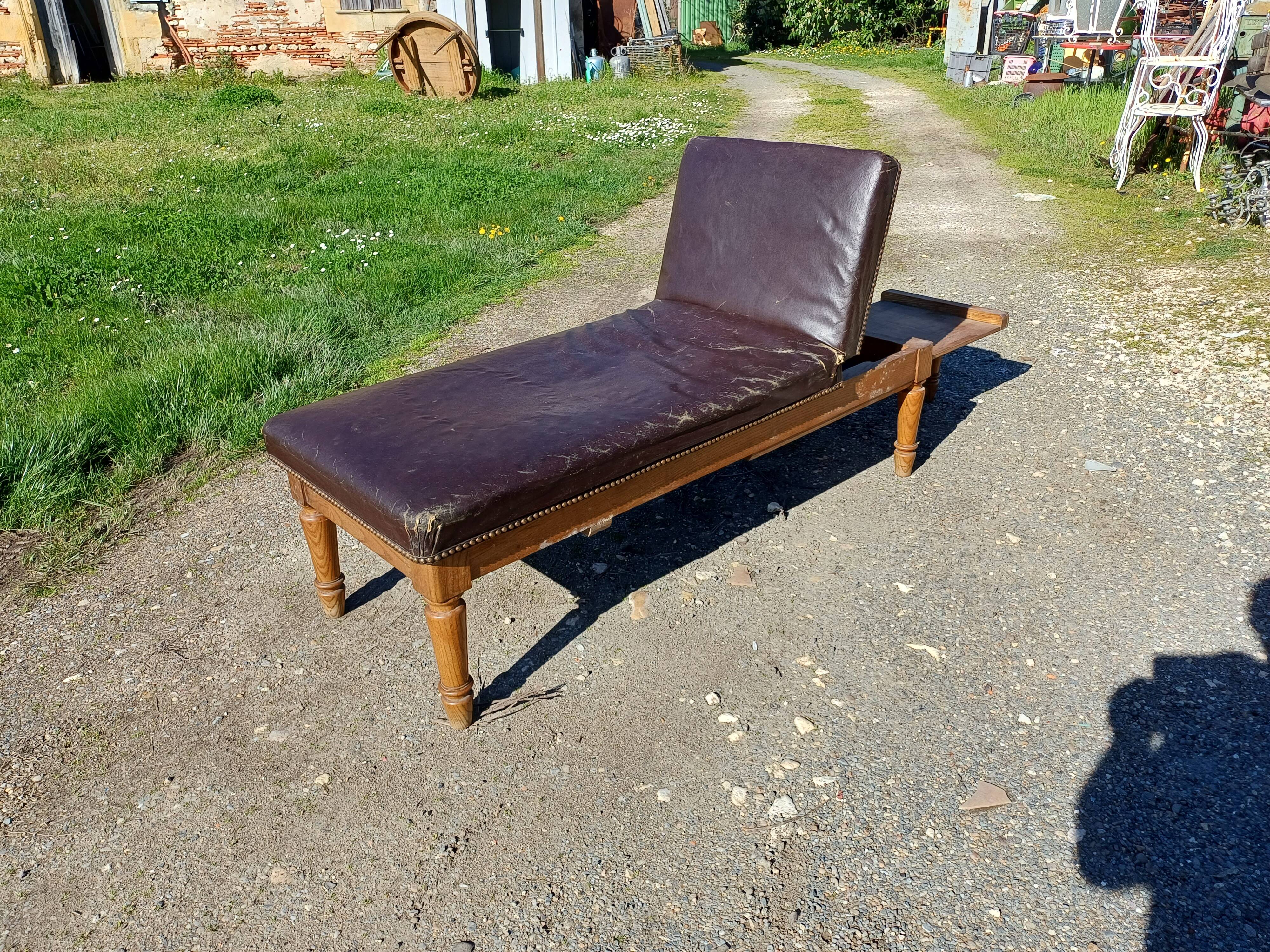 Doctor's bench oak and leather 19th