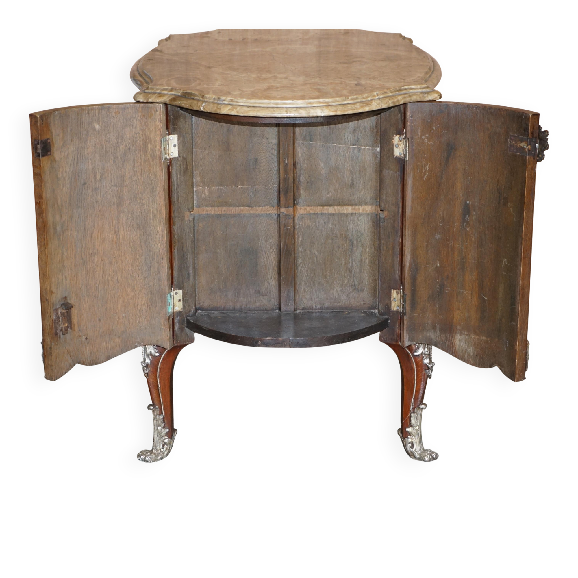 Buffet rare Germain Landrin vers 1750 en marbre et kingwood
