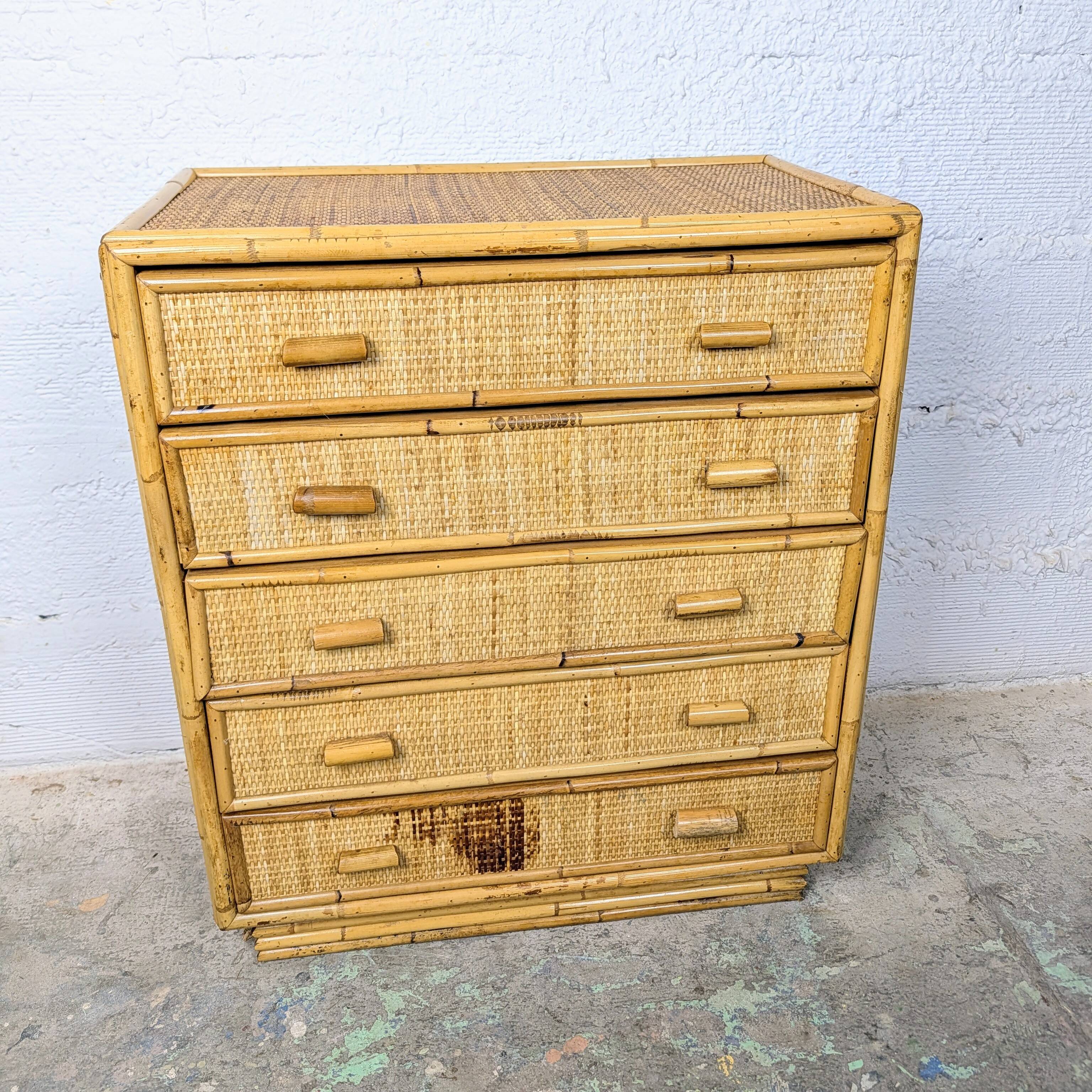 Light rattan chest of drawers with caning
