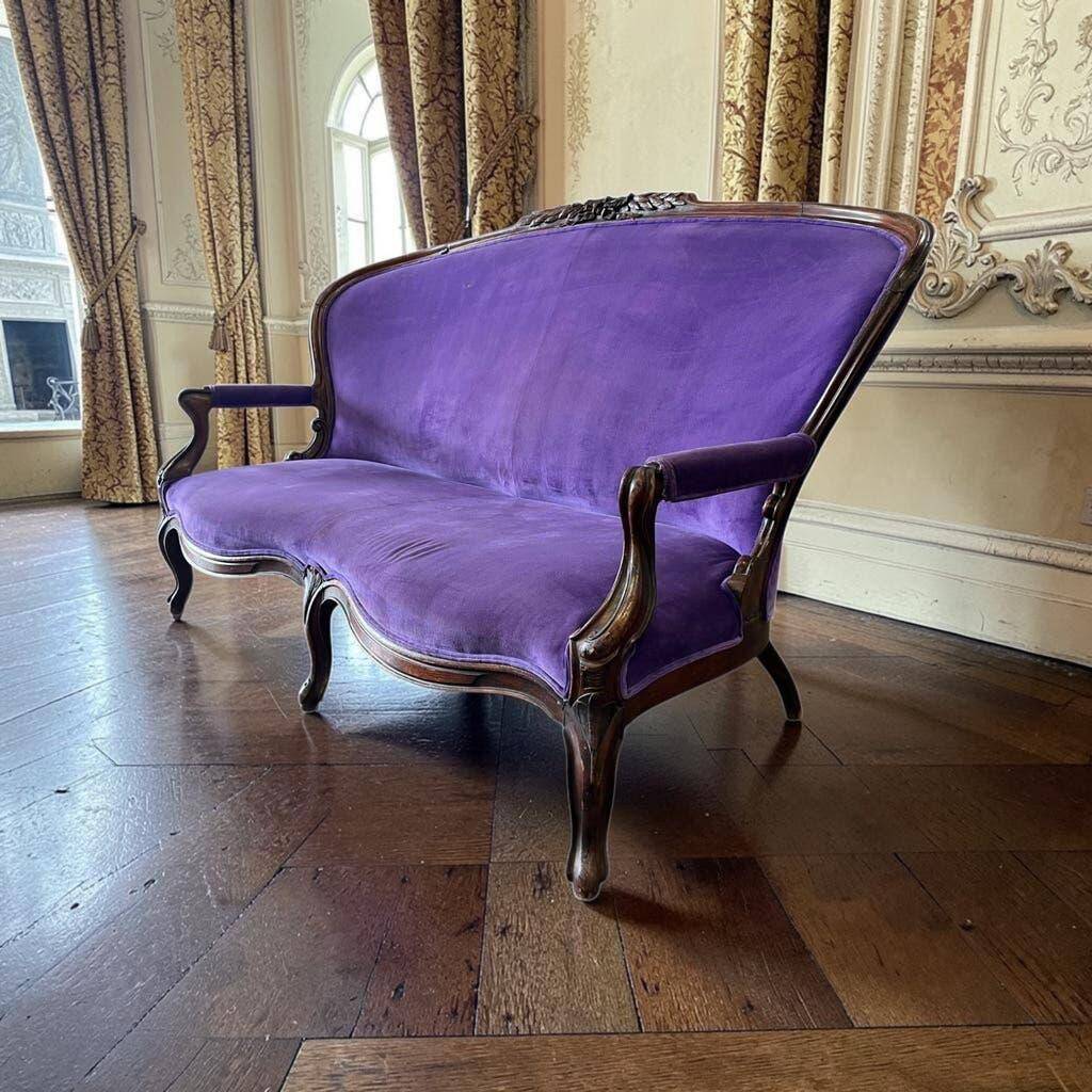 Fauteuil/canapé trois places baroque vintage violet-pourpre