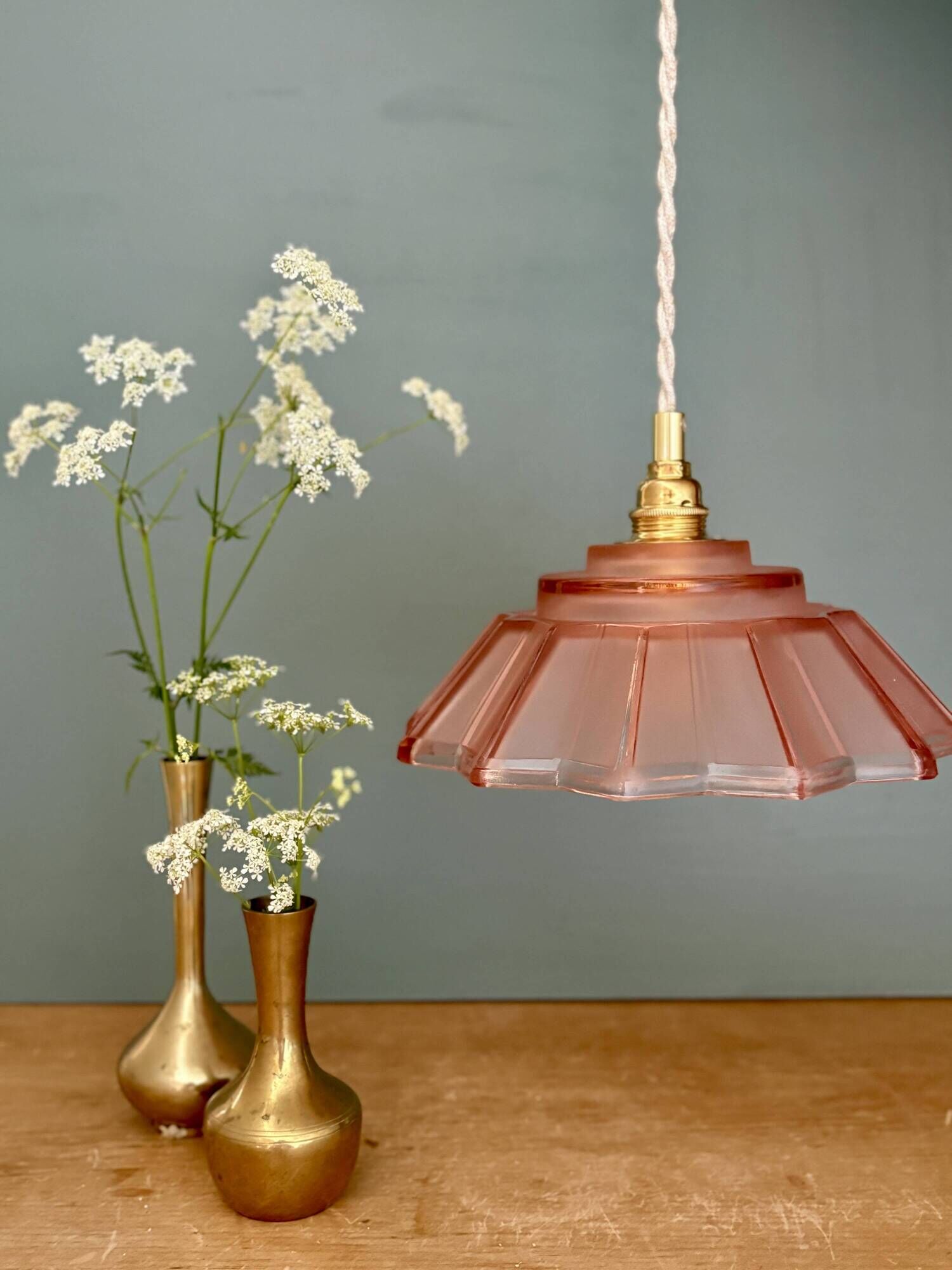 suspension vintage Art Deco lampshade in frosted pink glass