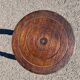Tabouret tripode en bois tourné