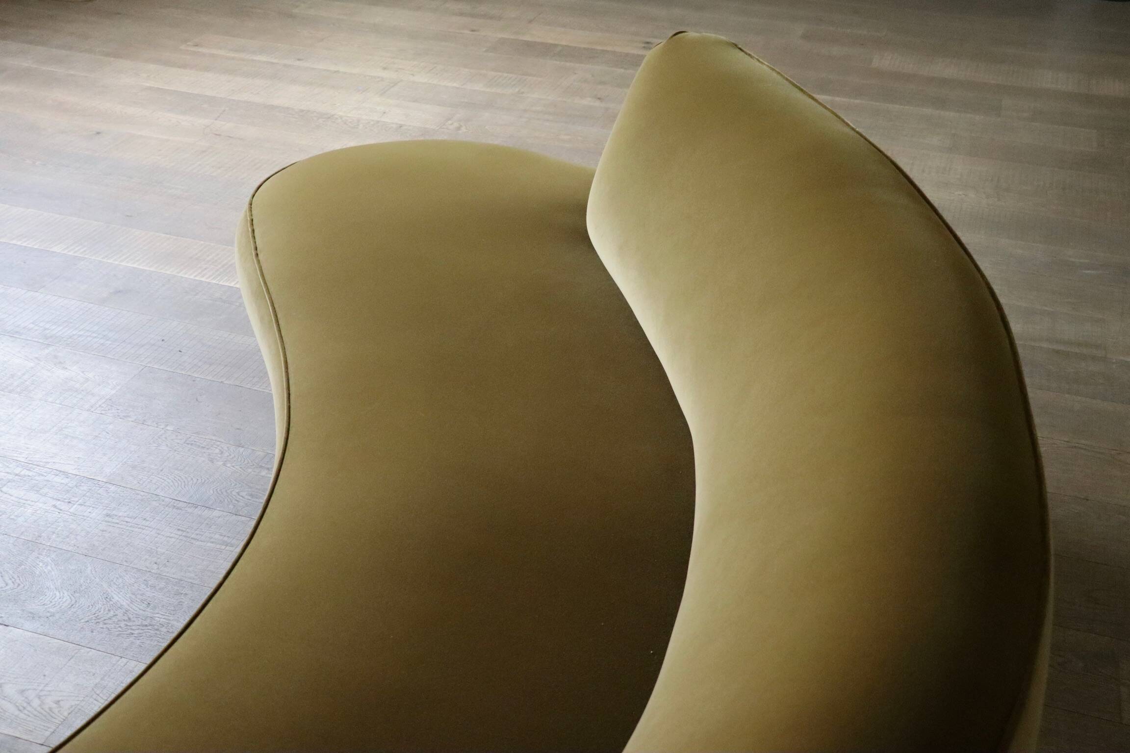 Vladimir Kagan serpentine sofa in velvet for Directional USA 1999