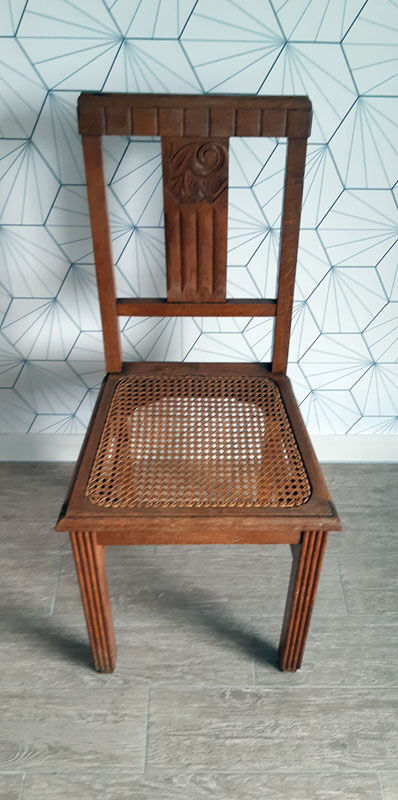 Vintage art deco year chair.