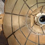 Mother-of-pearl and brass suspension