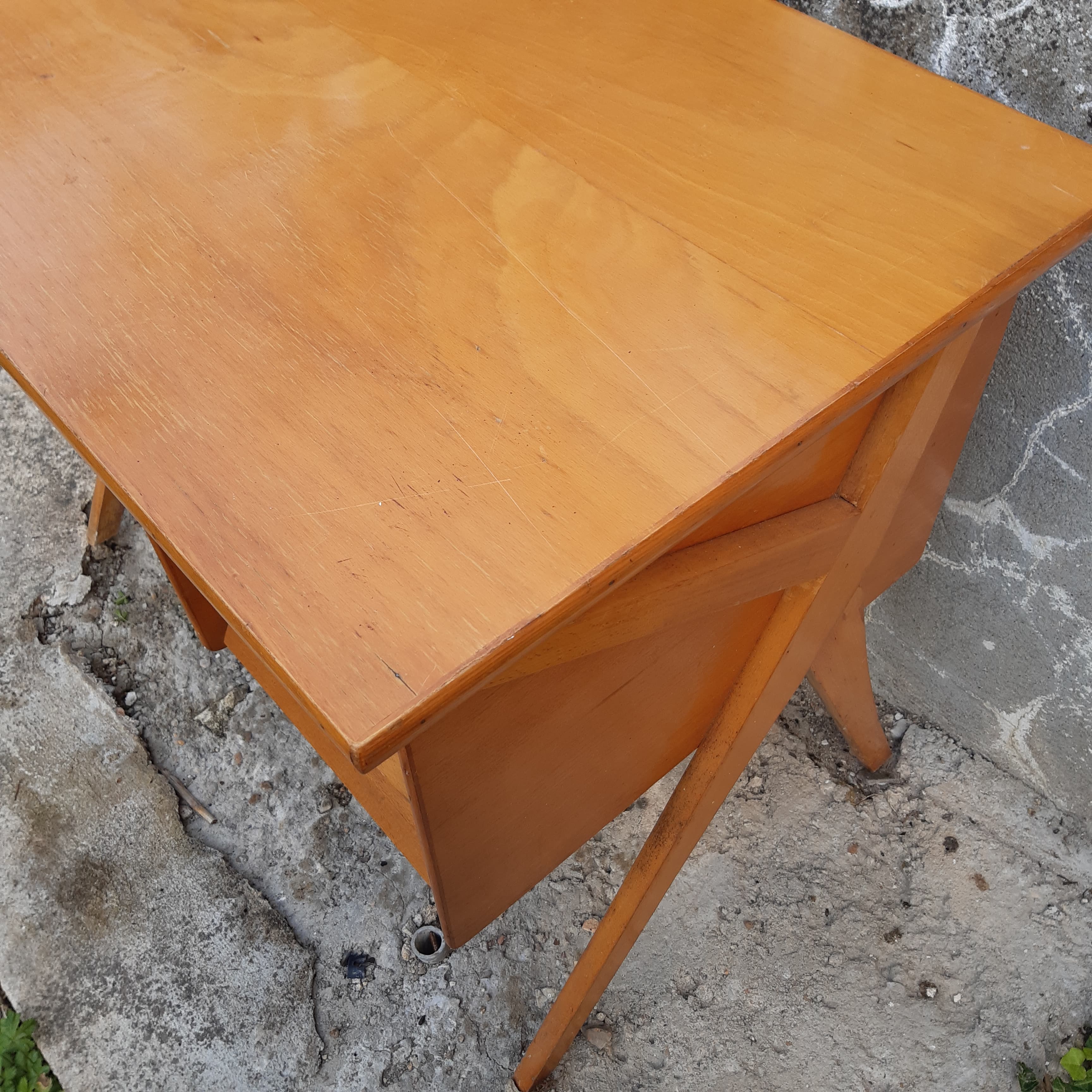 Primus desk & chair legs