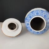 Covered vase with printed Asian décor