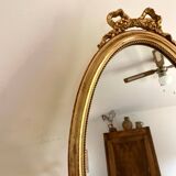 Miroir ovale sur pied du XIXe siècle