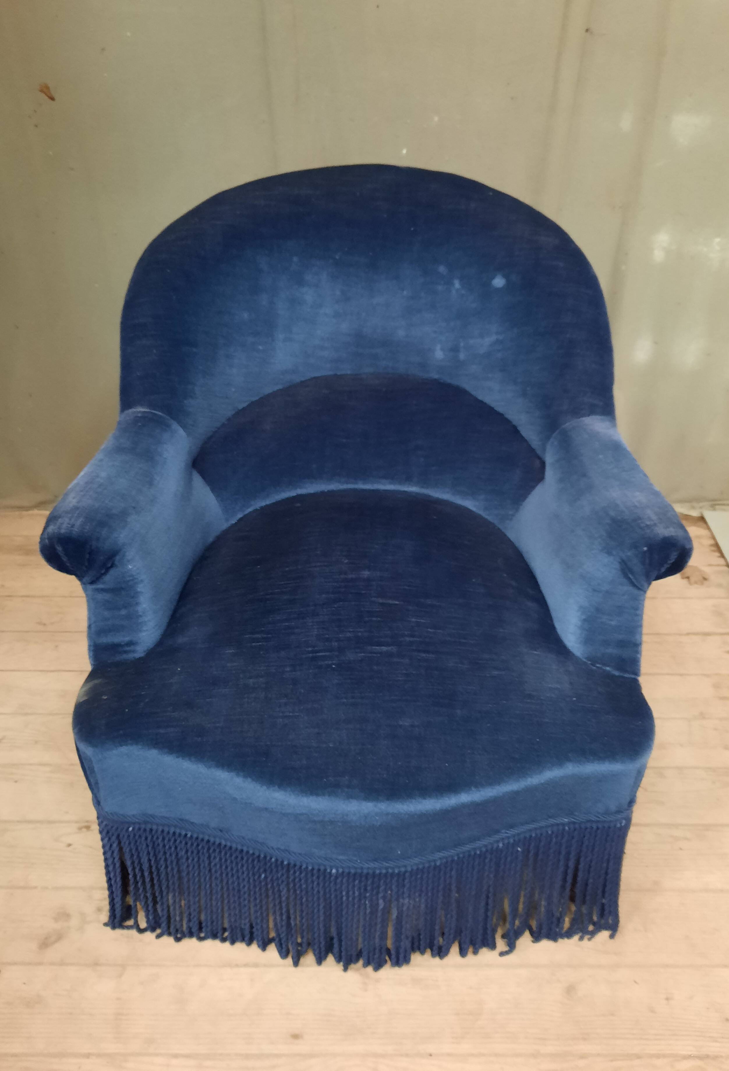 Blue toad armchair
