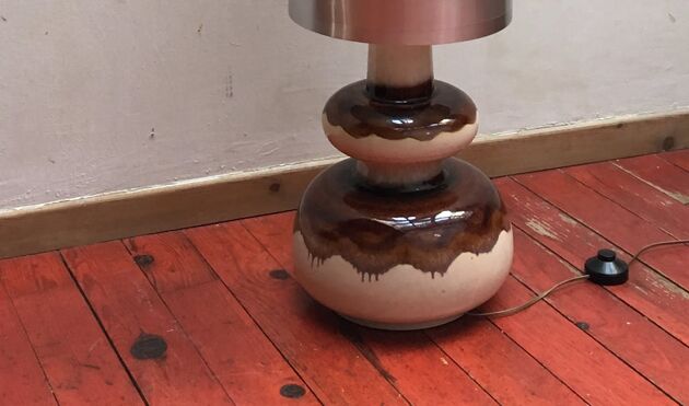 Lamp base