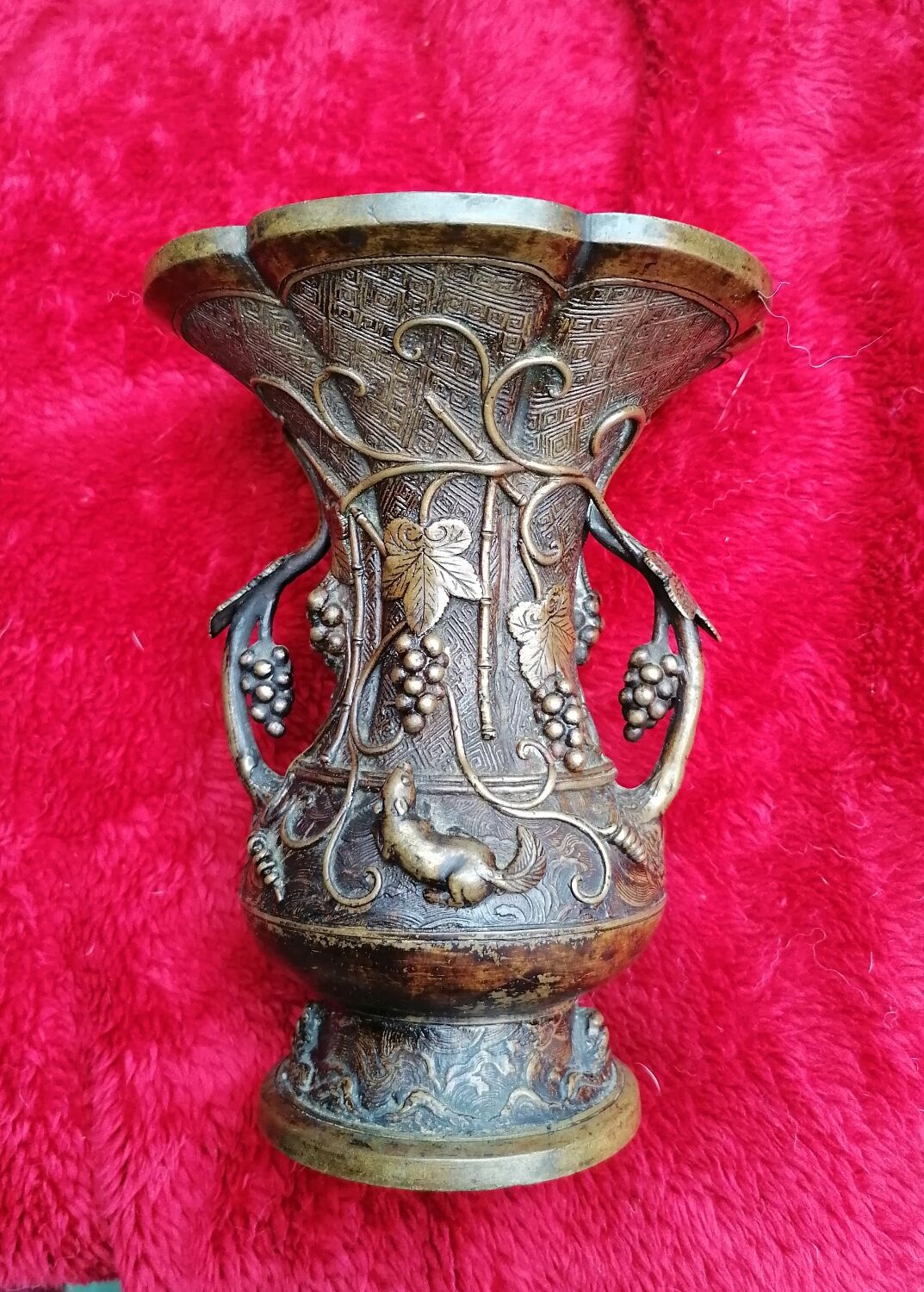 Chinese polylobed vase bronze