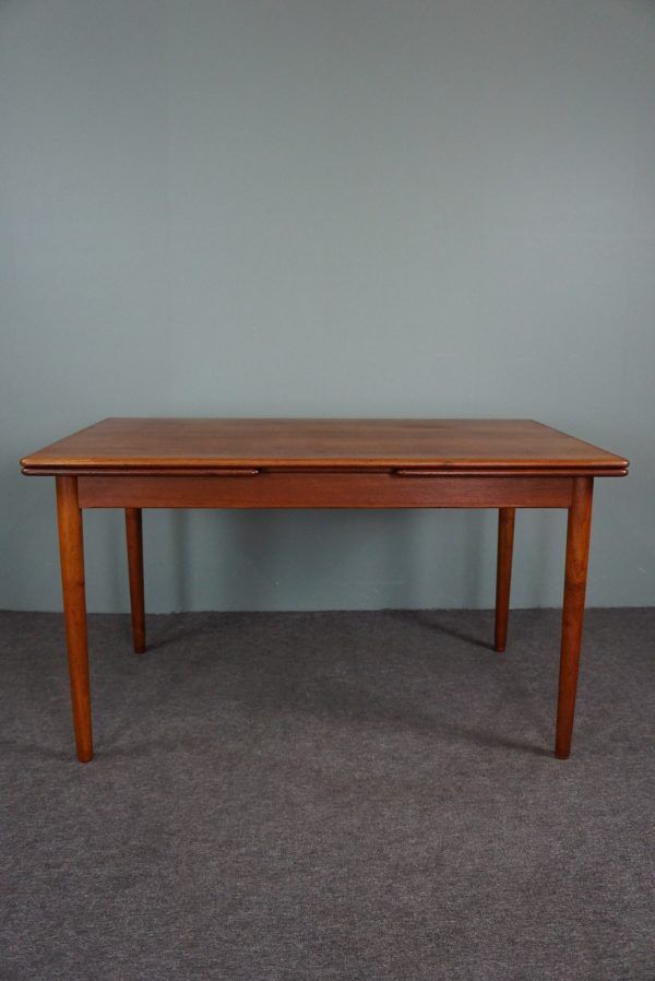Set of 6 chairs and dining table Niels Otto Møller