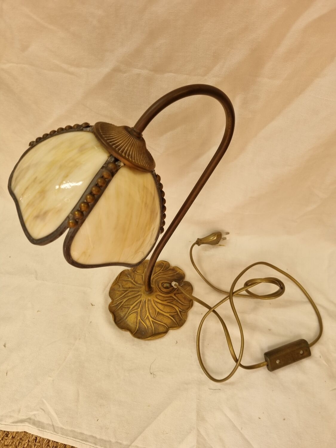 Bronze water lily lamp & glass paste