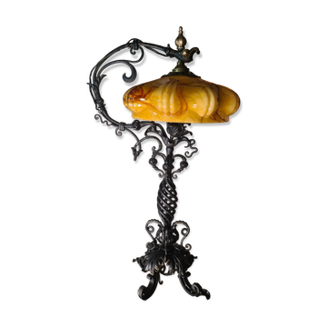 lampe  gros travail de fer forgé style andalou 1900 opaline marbré ,,,, 49x25 magnifique et rare