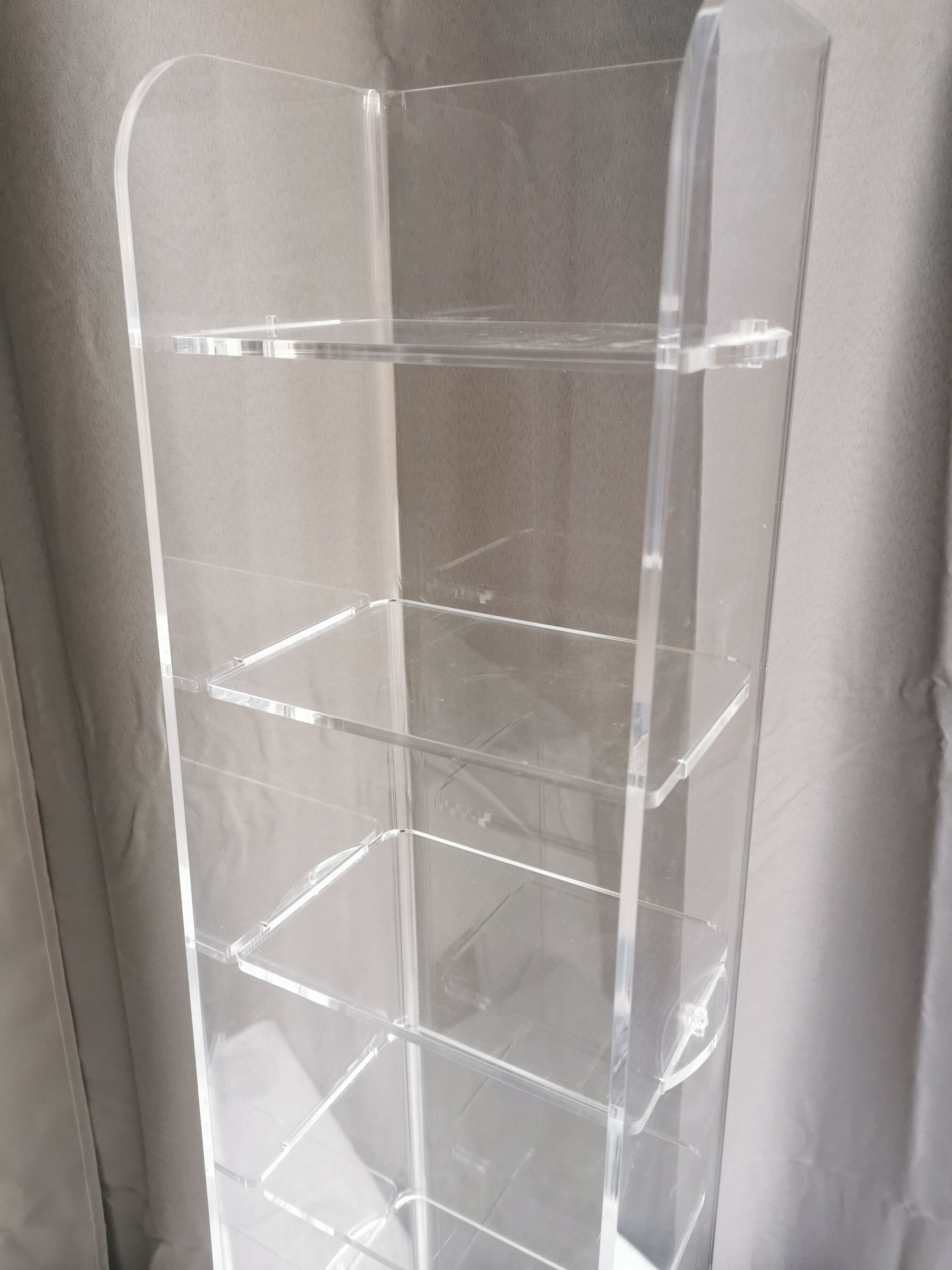 Etagère vintage en plexiglass