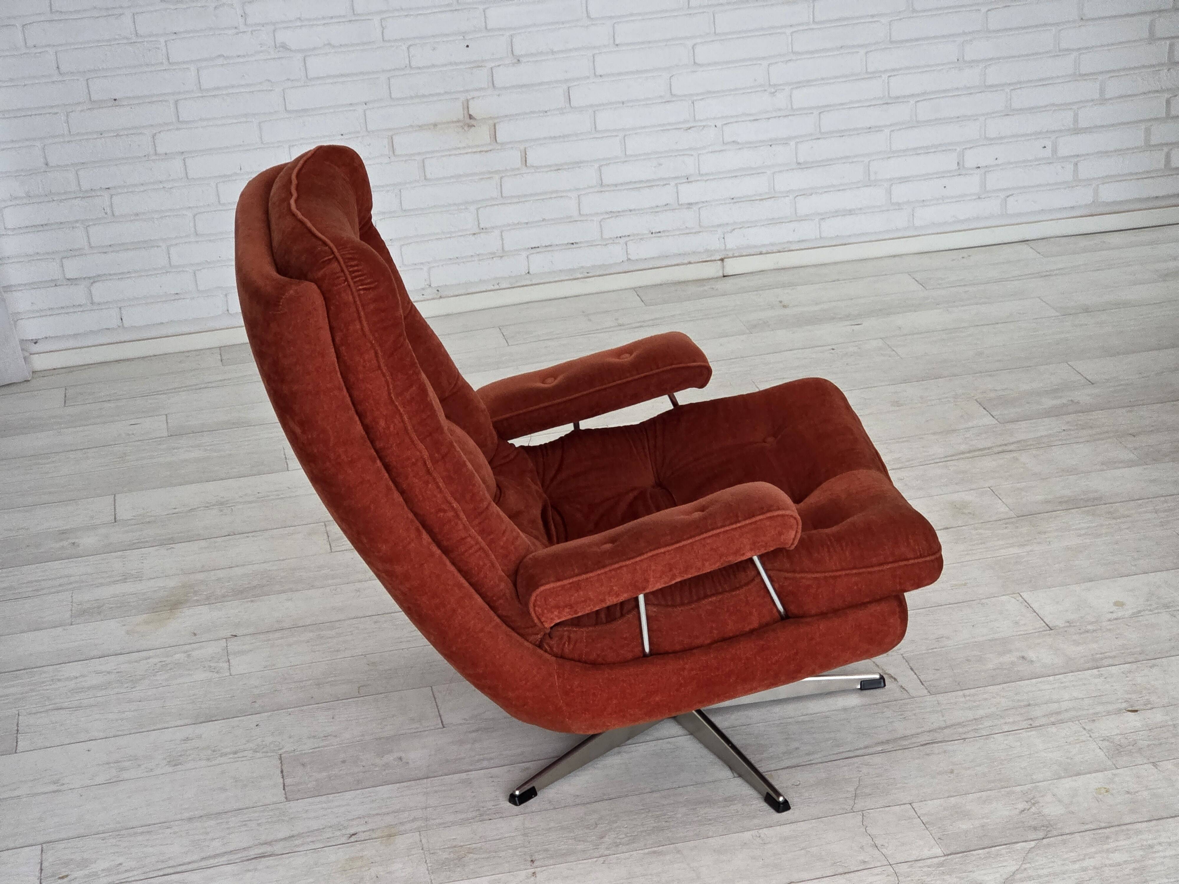 1970s, Swedish swivel armchair by Ulferts Sweden, furniture velour.