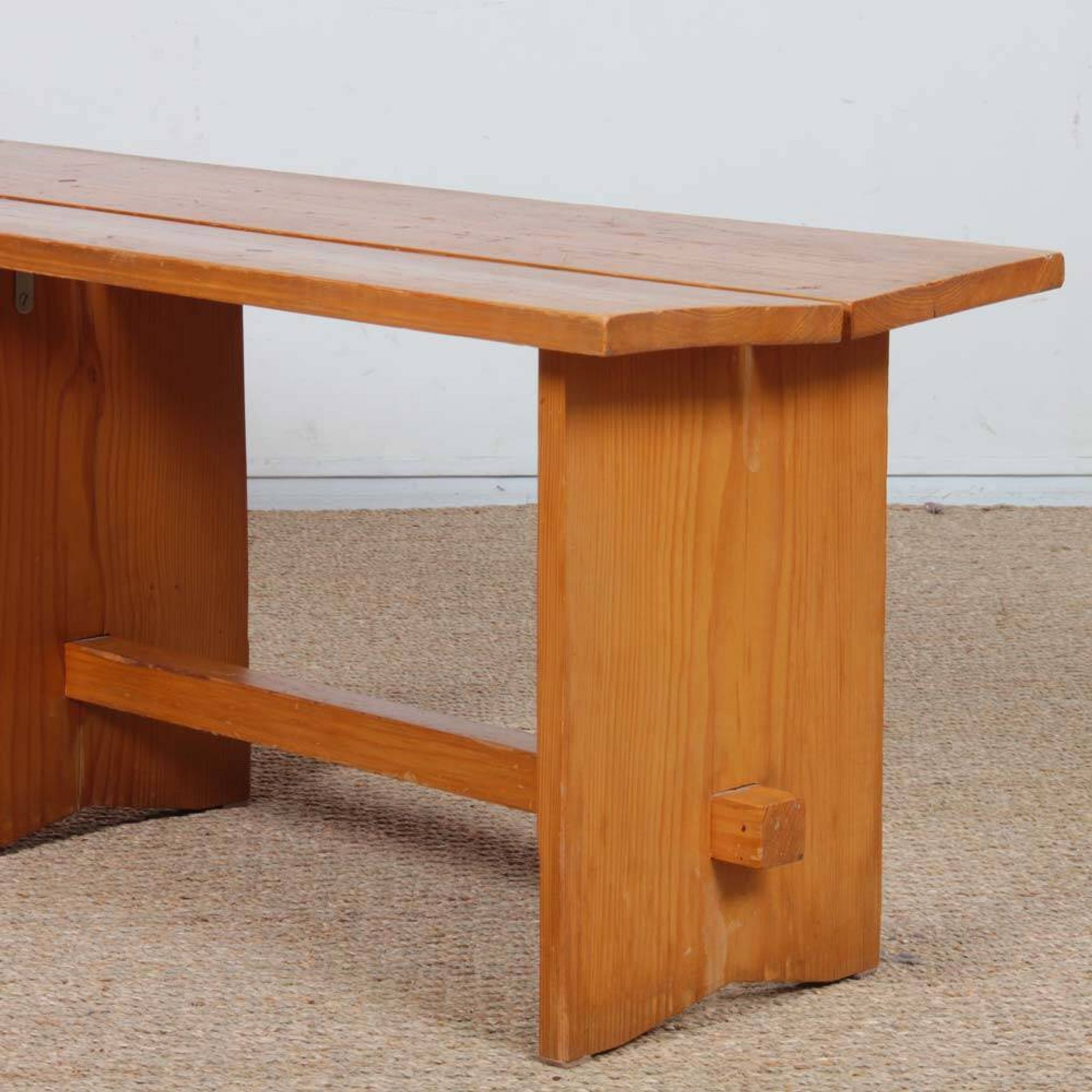 Vintage pine bench, 20th-century work.