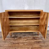 Scandinavian row adjustable shelf