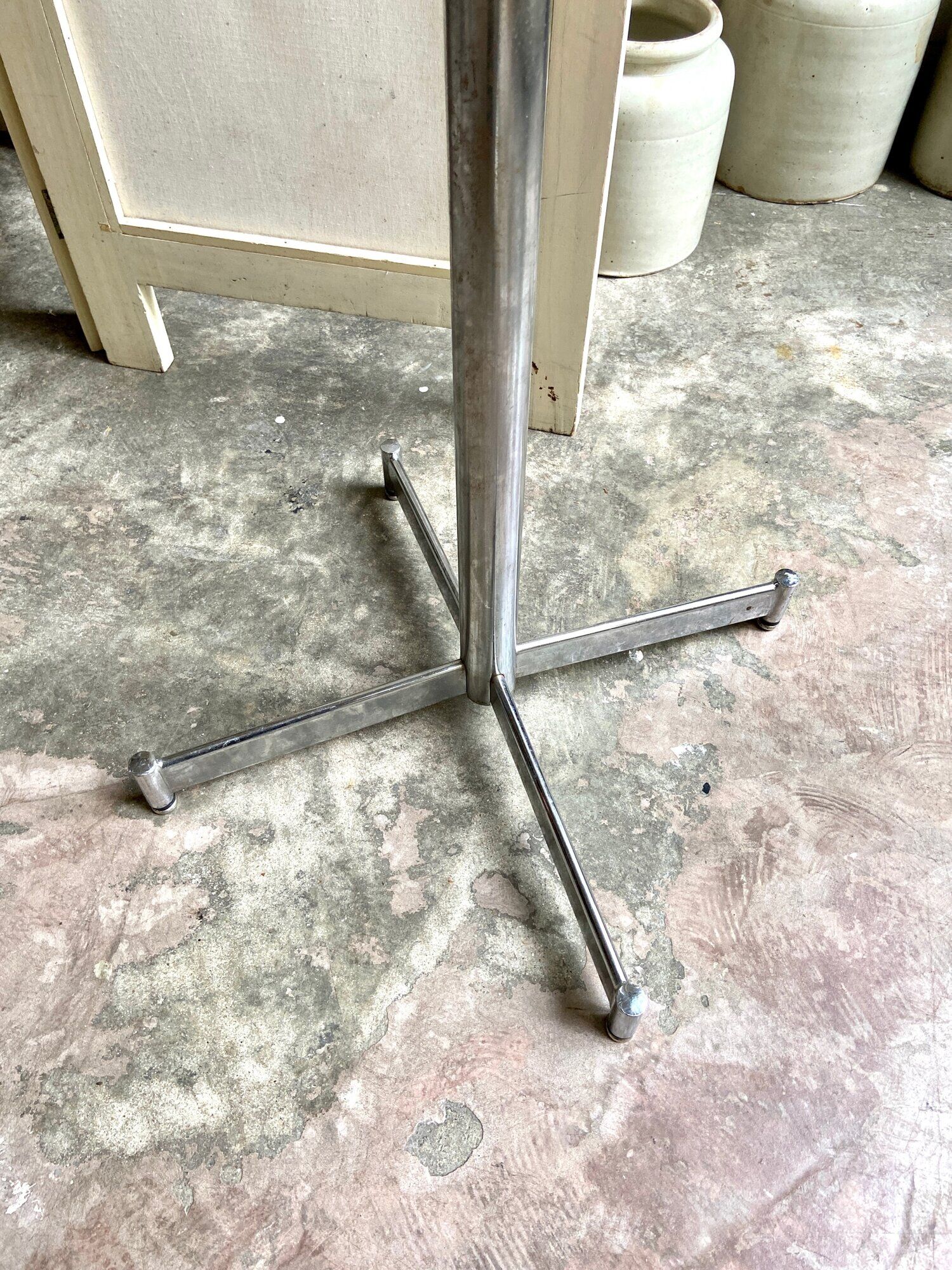 Space Age coat rack with 8 hooks in chrome-plated metal and brown bakelite