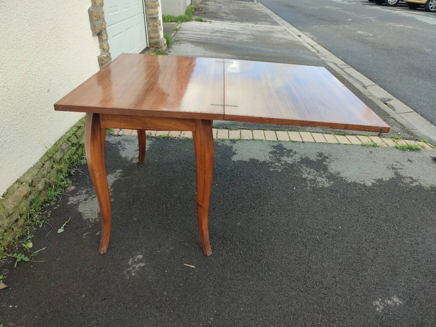 Vintage leaf table
