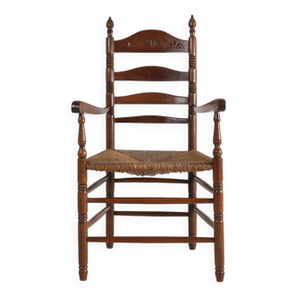 Fauteuil ancien en bois avec assise en rotin, France vers 1900
