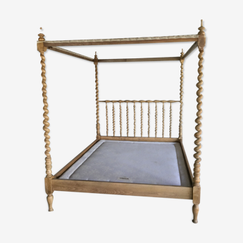 Four-poster bed