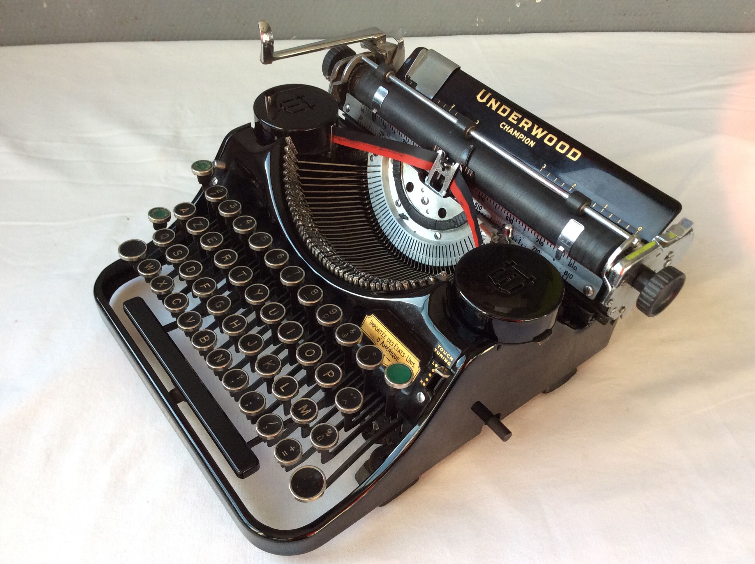 Old Underwood portable Champion/Typewriter typewriter from 1935.