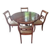 Dining room, round table and chairs
