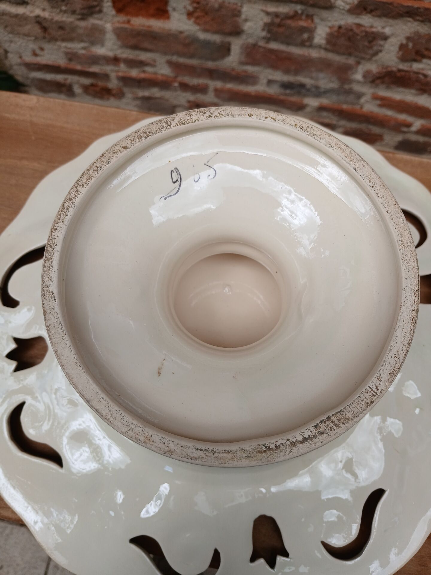 Compotier/ coupe ancienne en faïence ajourée