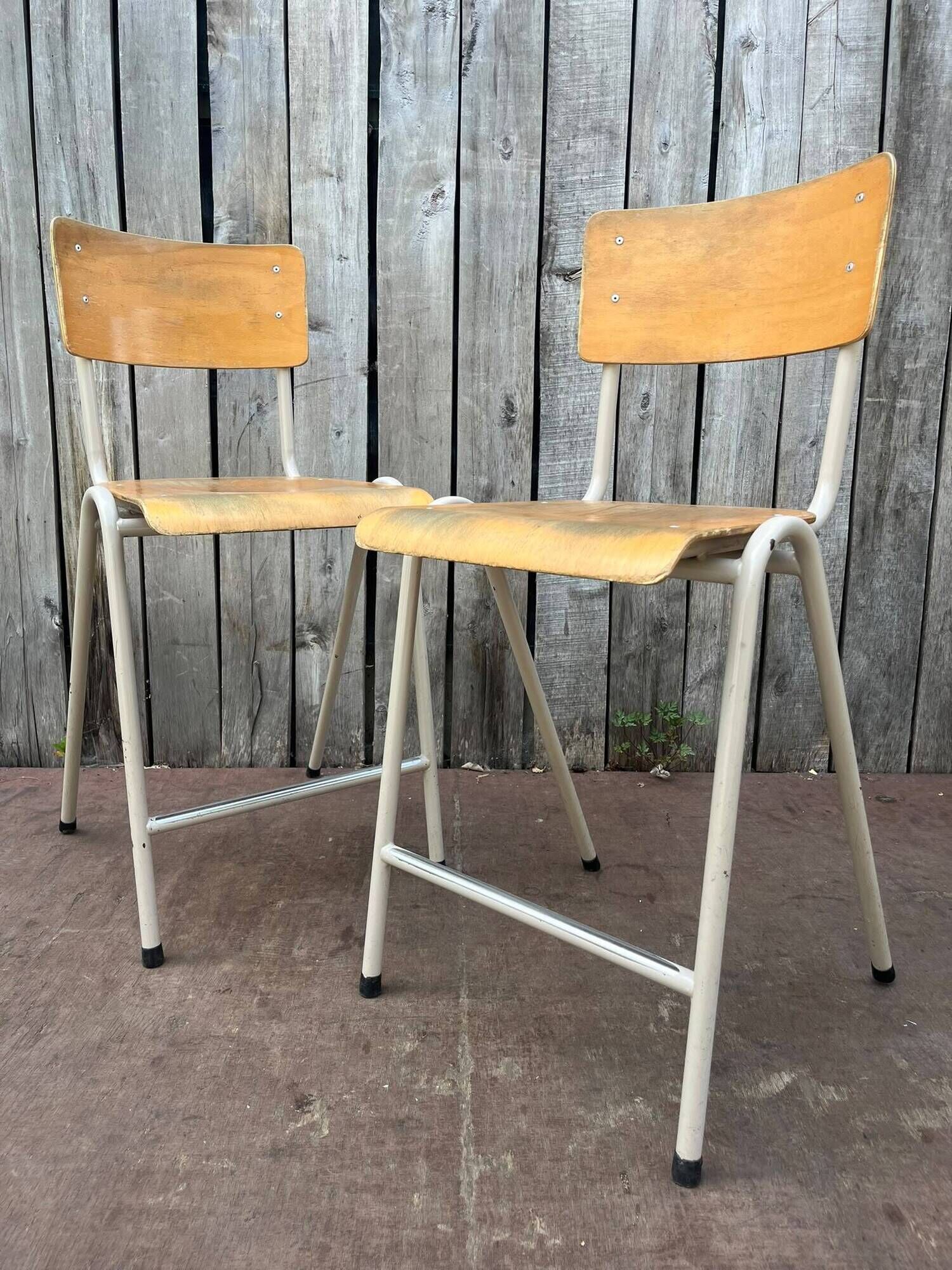Vintage stackable high stool in beech and metal, 1960s