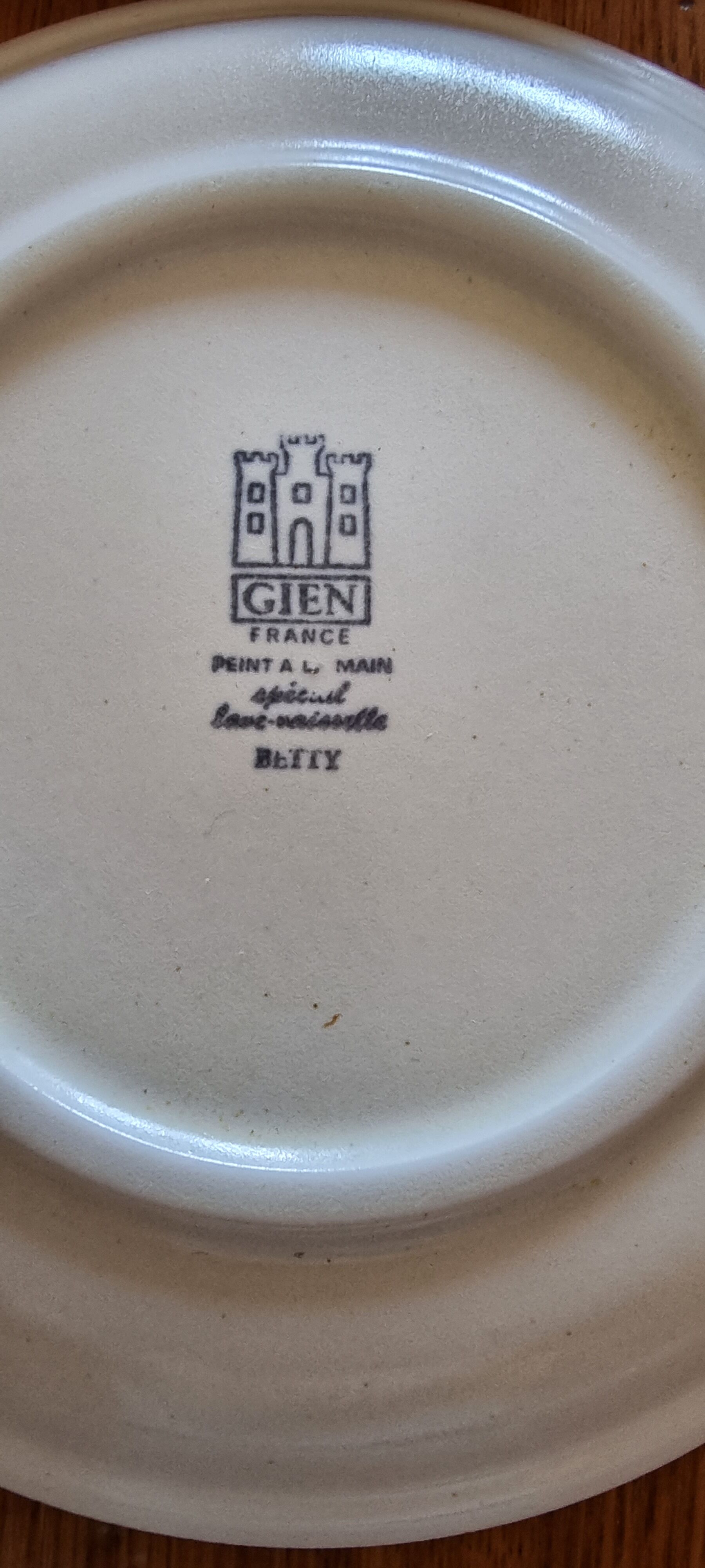 Gien plate