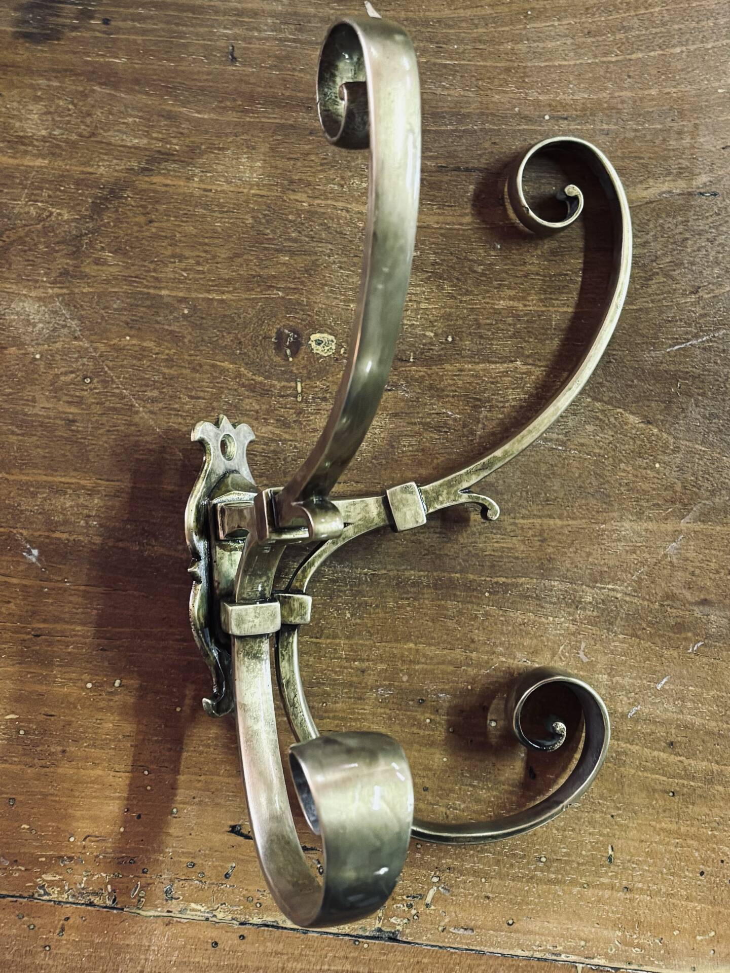 Double wall hook in genuine bronze, Bistrot - Art Nouveau style.