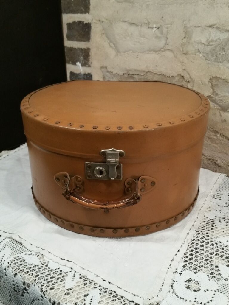 Boite à chapeau