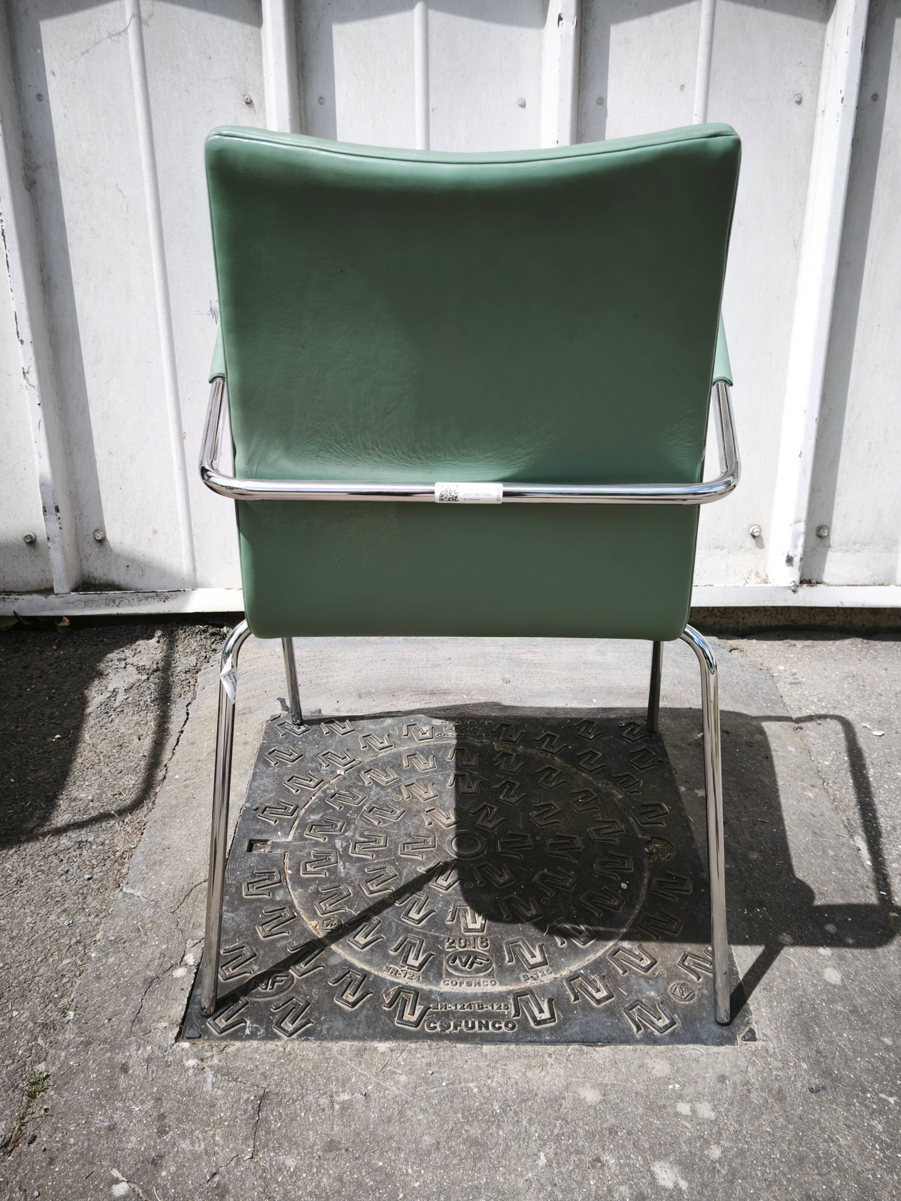 Set of 8 designer visitor chairs
