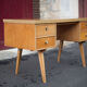 Bureau années 60 allemand en bois de hêtre pieds compas