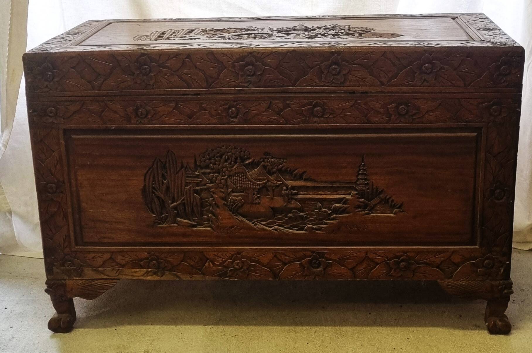 Camphor chest