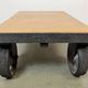 Table basse industrielle noire sur roulettes, années 1960