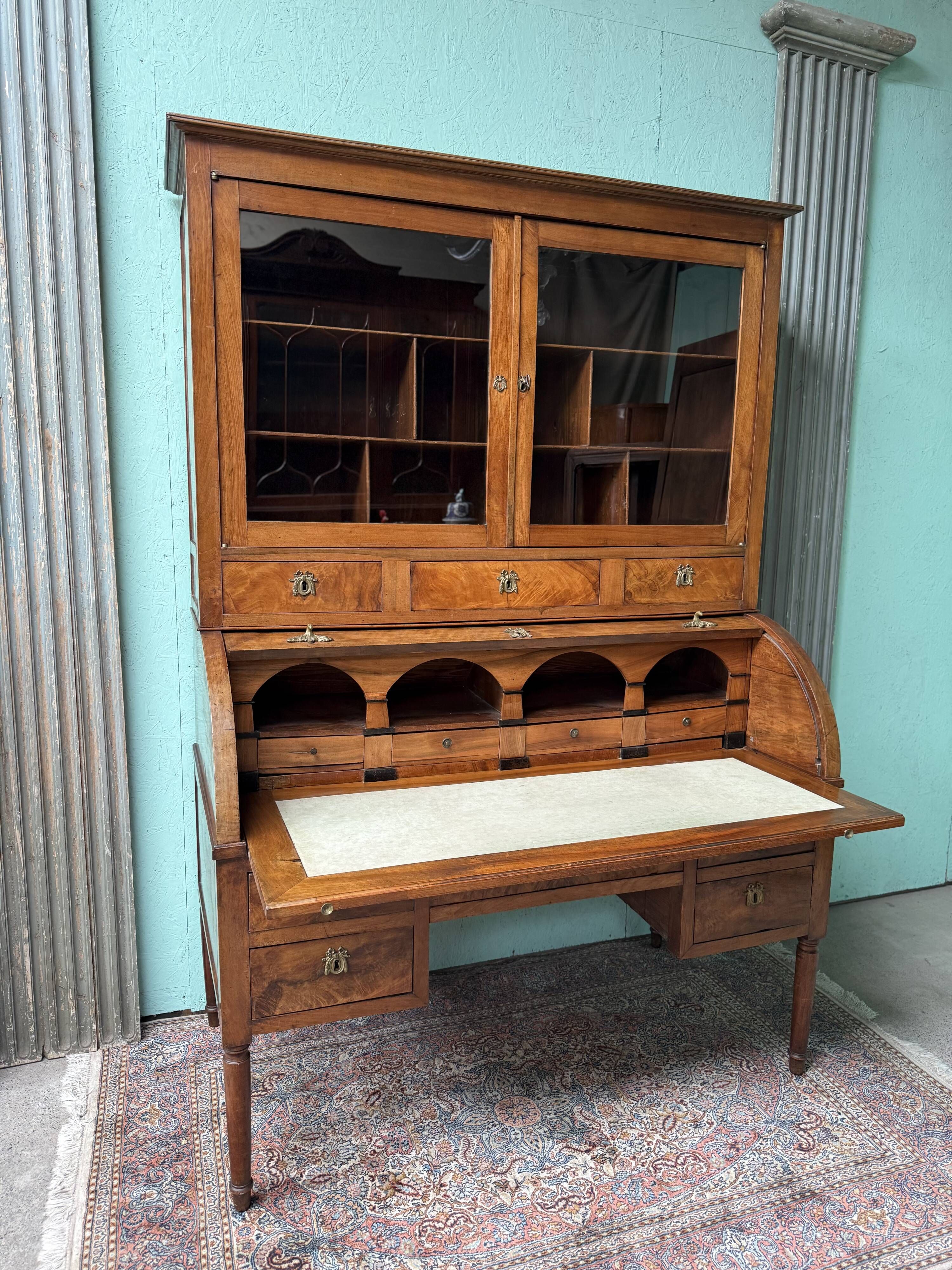 Cylinder desk in mahogany from the Directoire period.