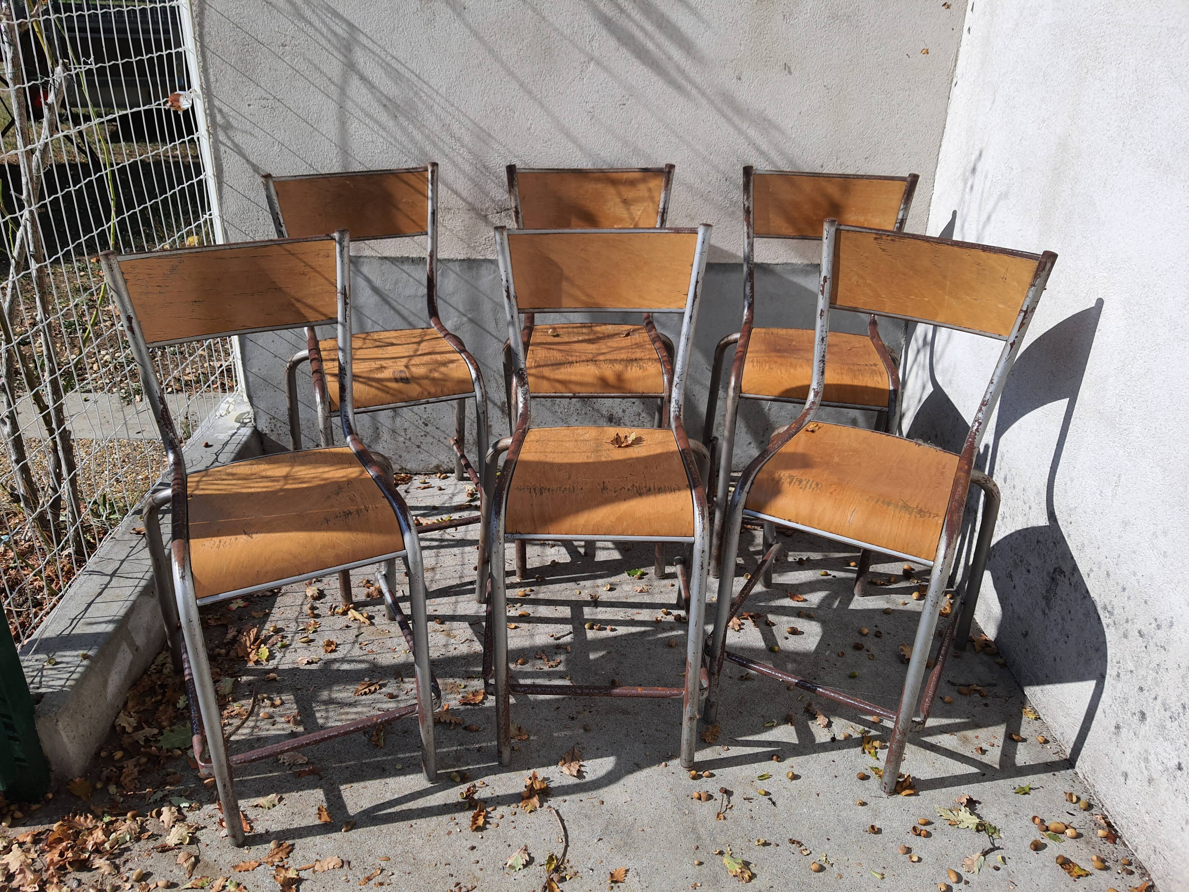 Lot of 6 vintage school chairs