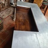 Coffee counter with zinc tray