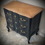 Black chest of drawers