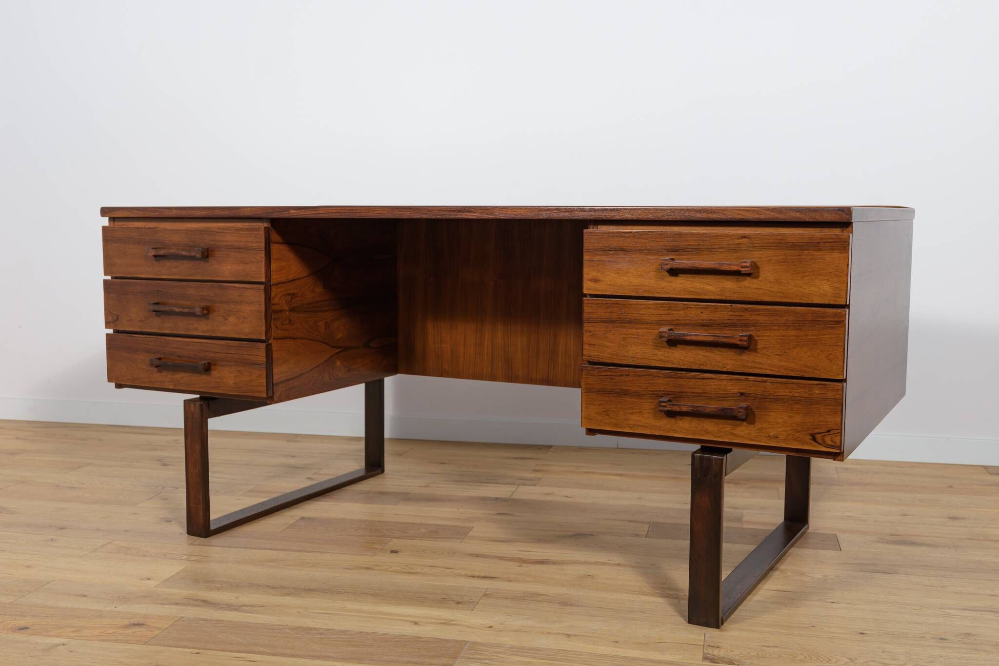 Mid-Century Rosewood Freestanding Desk by Torben Valeur & Henning Jensen for Dyrlund, 1960s