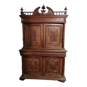 Buffet de ctyle Henri II 2 corps