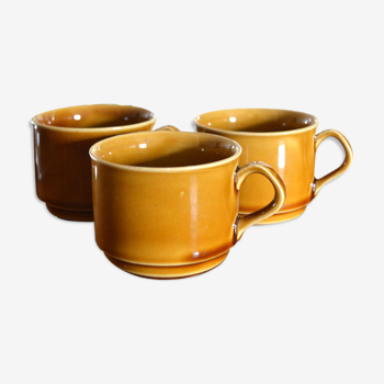 Series of 3 ochre cups