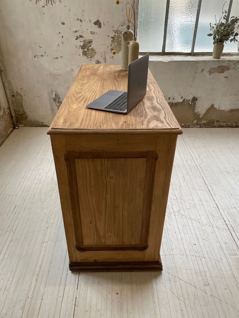 Pine shopping counter