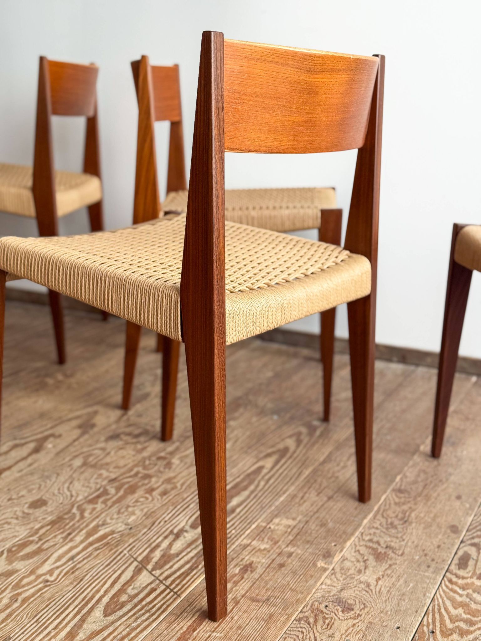 6 chairs by Poul Cadovius, walnut, with new seats, Mid Century.