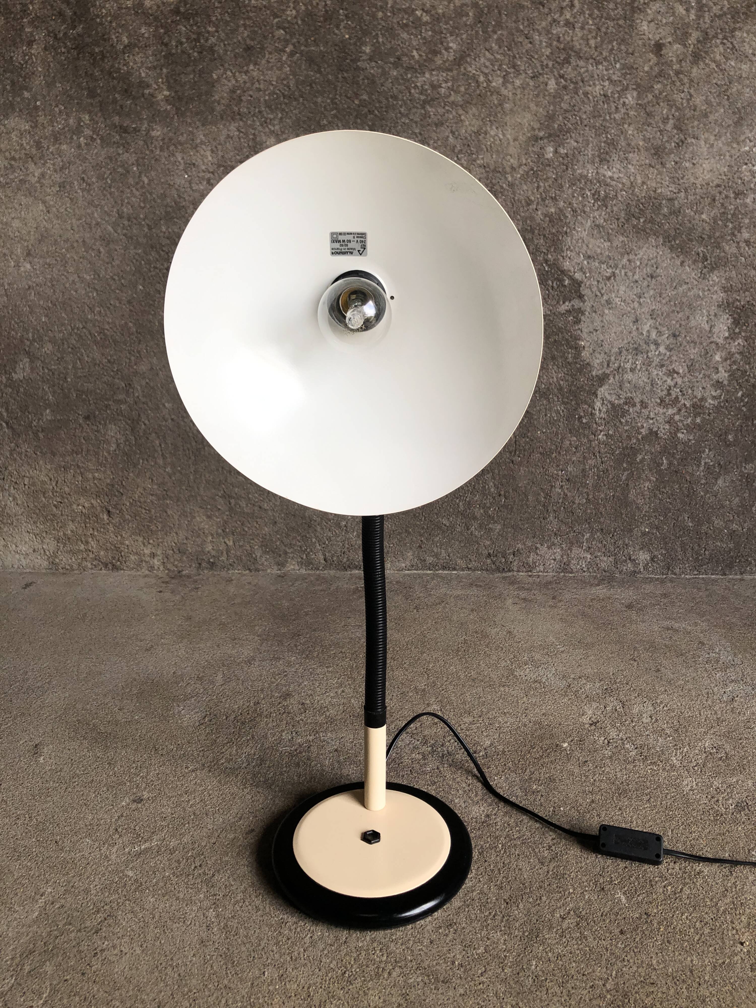 Vintage adjustable lamp in beige metal and black plastic, 70s/80s